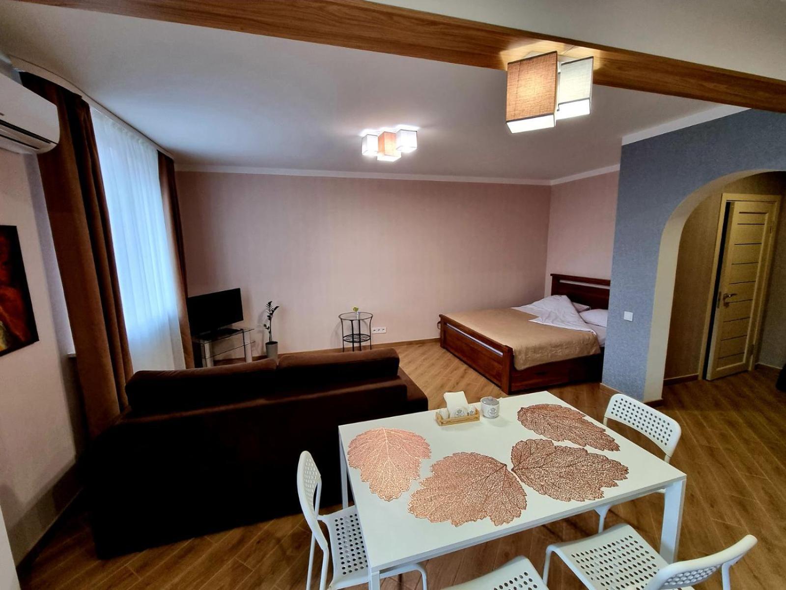 Яровиця Люкс Lutsk Luaran gambar